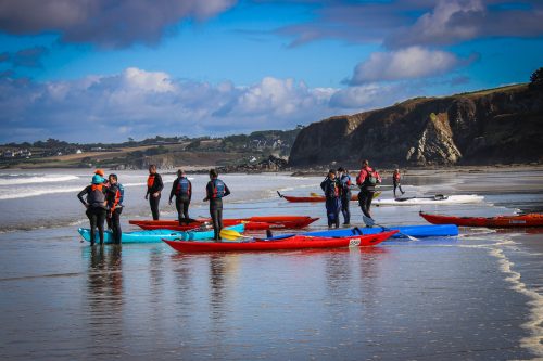 2026-10-10-CCKQC-Les-adultes-a-la-plage-0050