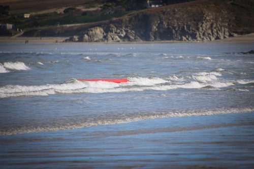 2026-10-10-CCKQC-Les-adultes-a-la-plage-0060