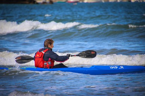 2026-10-10-CCKQC-Les-adultes-a-la-plage-0065