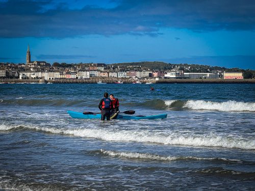 2026-10-10-CCKQC-Les-adultes-a-la-plage-0078