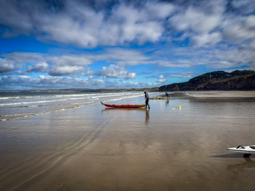 2026-10-10-CCKQC-Les-adultes-a-la-plage-0080