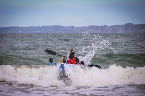 2026-10-10-CCKQC-Les-adultes-a-la-plage-0087