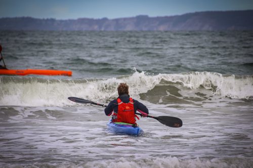 2026-10-10-CCKQC-Les-adultes-a-la-plage-0088